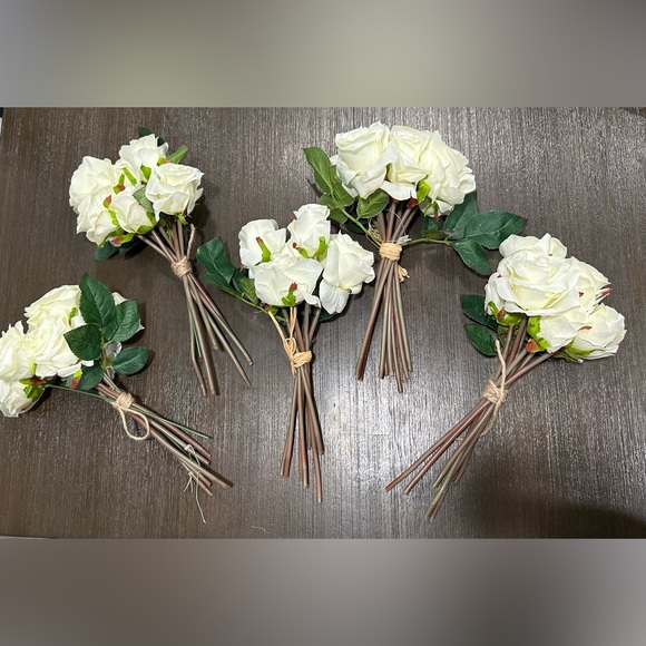 Artificial Flowers - Picture 1 of 3